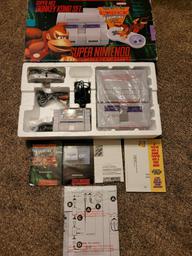 Super NES (Donkey Kong Set) (Super Nintendo Entertainment System)