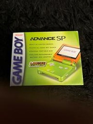 Game Boy Advance SP (Spice / Lime) (Nintendo Game Boy Advance)