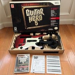 Guitar Hero 5 (Guitar Bundle) (Nintendo Wii)