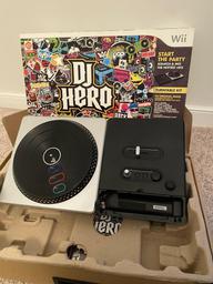 DJ Hero (Turntable Bundle) (Nintendo Wii)