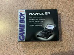 Game Boy Advance SP (Platinum) (Nintendo Game Boy Advance)