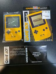 Game Boy Pocket (Yellow) (Nintendo Game Boy)