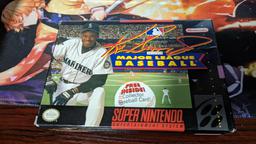 Ken Griffey Jr. Presents MLB (Super Nintendo Entertainment System)