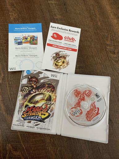 Mario Strikers: Charged (Nintendo Selects) (Nintendo Wii)