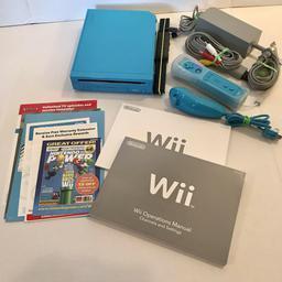 Nintendo Wii (Limited Edition Blue) (Nintendo Wii)